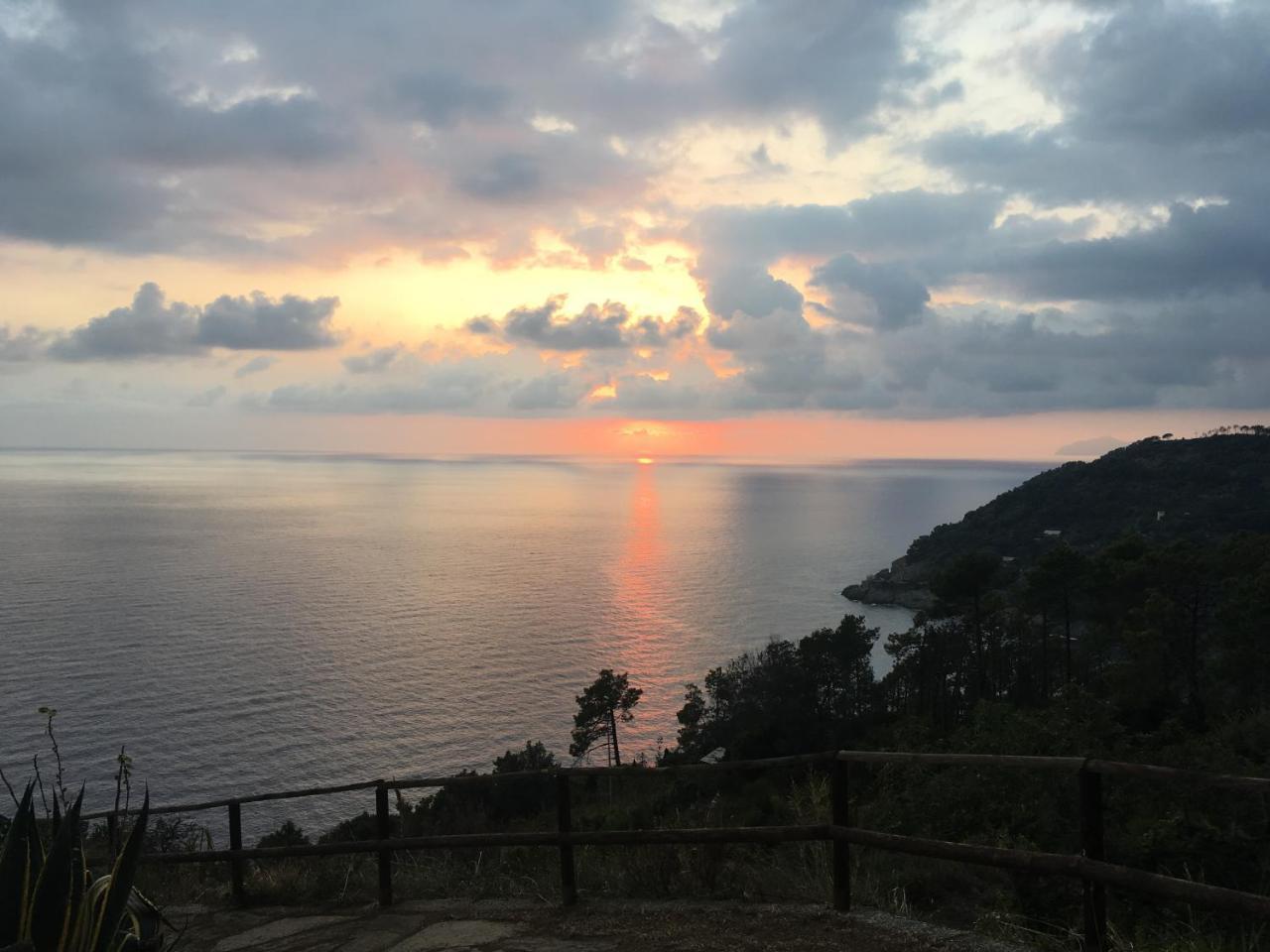 A Ca Me Bed & Breakfast Bonassola Bagian luar foto
